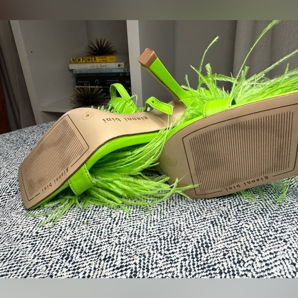 Gianni Bini Neela Feather Green Square Toe Dress Sandals Size 6 - Picture 2 of 2